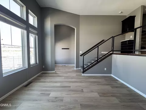 Living - 4005 Calgary Ave, Bismarck, ND 58503 photo 3 of 11