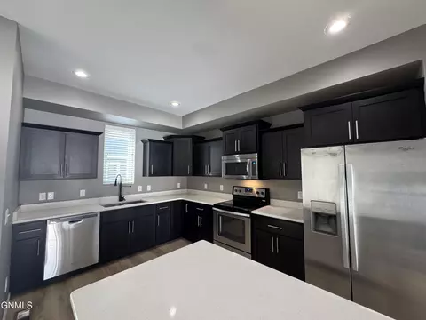 Kitchen - 4005 Calgary Ave, Bismarck, ND 58503 photo 4 of 4