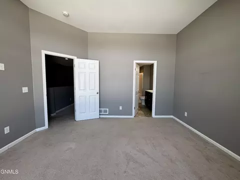 Bedroom - 4005 Calgary Ave, Bismarck, ND 58503 photo 3 of 9