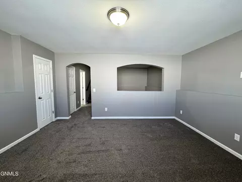 Living - 4005 Calgary Ave, Bismarck, ND 58503 photo 11 of 11