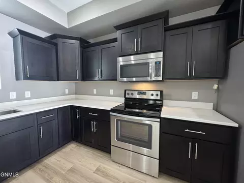 Kitchen - 4005 Calgary Ave, Bismarck, ND 58503 photo 3 of 4