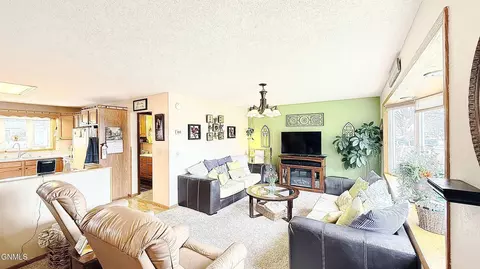 Living - 926 17th Ave W, Williston, ND 58801 photo 3 of 3