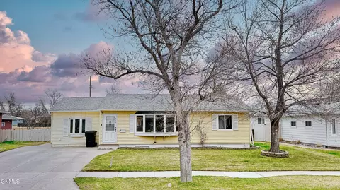 926 17th Ave W, Williston, ND 58801