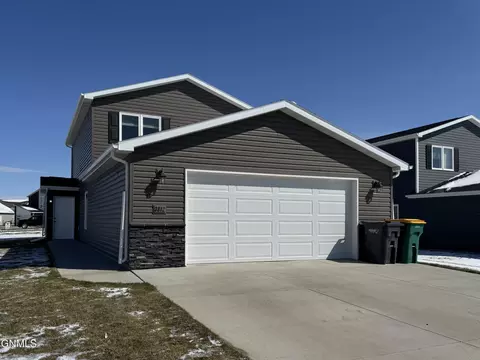 3812 24th St SE, Mandan, ND 58554