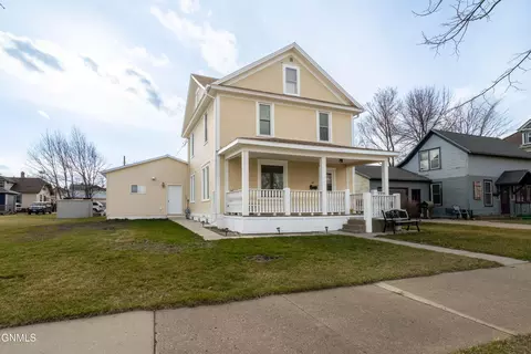 227 4th Ave NW, Valley City, ND 58072