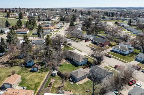 View/Area - 2412 E Avenue C, Bismarck, ND 58501 photo 3 of 4