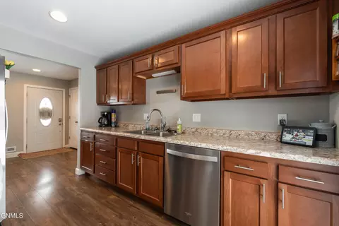 Entry Way - 2412 E Avenue C, Bismarck, ND 58501 photo 3 of 3