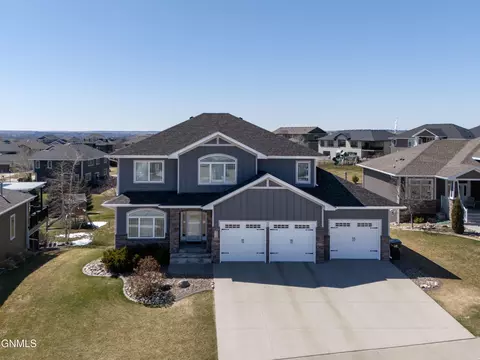 3716 Valley Dr, Bismarck, ND 58503