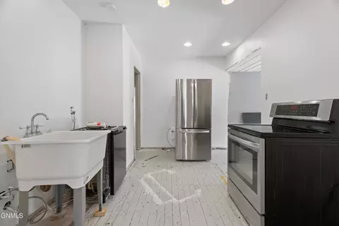 Kitchen - 809 9th St, Bismarck, ND 58501 photo 1 of 1