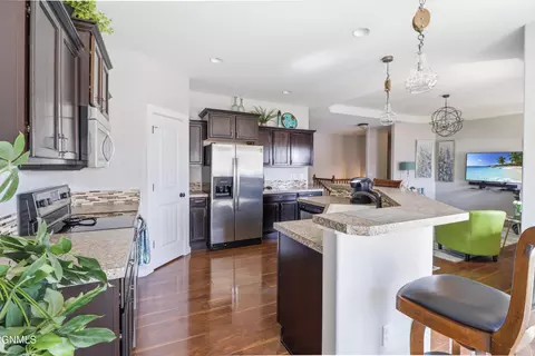 Kitchen - 2715 25th St W, Williston, ND 58801 photo 3 of 5