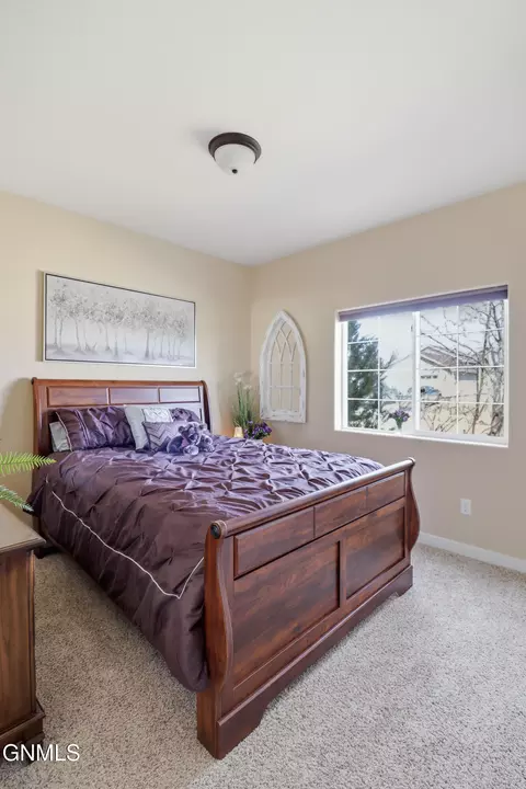 Bedroom - 2715 25th St W, Williston, ND 58801 photo 4 of 10