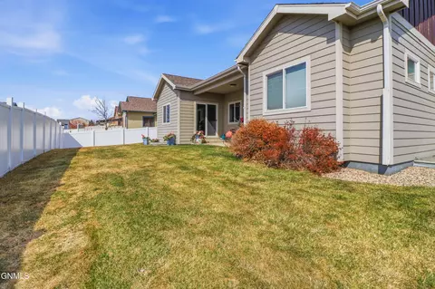 Exterior - 2715 25th St W, Williston, ND 58801 photo 6 of 7