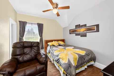 Bedroom - 202 3rd Ave SE, Barnesville, MN 56514 photo 4 of 16