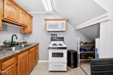 Kitchen - 202 3rd Ave SE, Barnesville, MN 56514 photo 2 of 6