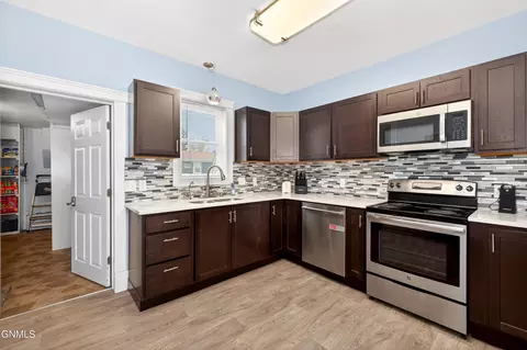 Kitchen - 202 3rd Ave SE, Barnesville, MN 56514 photo 6 of 6