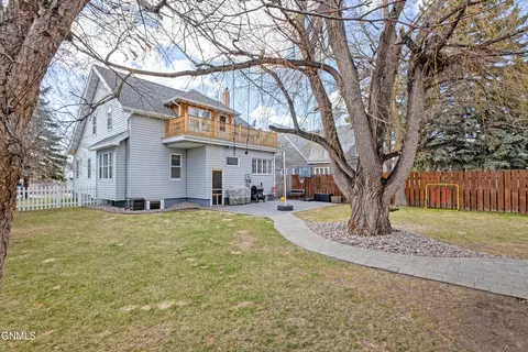 Exterior - 714 1st Ave E, Williston, ND 58801 photo 7 of 10