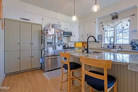 Kitchen - 714 1st Ave E, Williston, ND 58801 photo 2 of 5