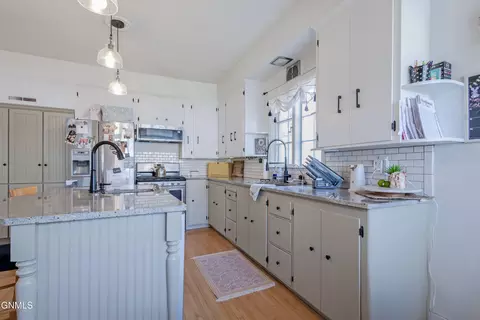 Kitchen - 714 1st Ave E, Williston, ND 58801 photo 3 of 5