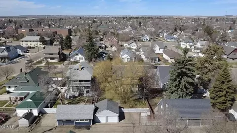 View/Area - 714 1st Ave E, Williston, ND 58801 photo 4 of 4