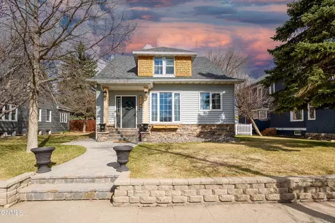 Exterior - 714 1st Ave E, Williston, ND 58801 photo 4 of 10