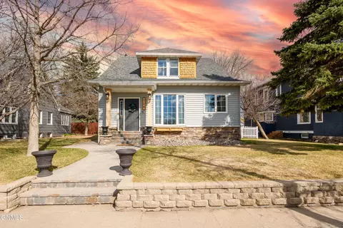 Exterior - 714 1st Ave E, Williston, ND 58801 photo 2 of 10