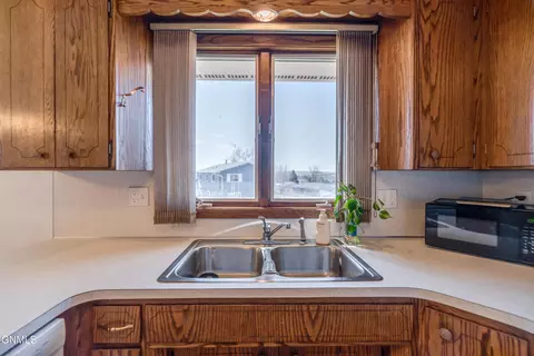 Kitchen - 802 Custer Dr, Mandan, ND 58554 photo 7 of 9
