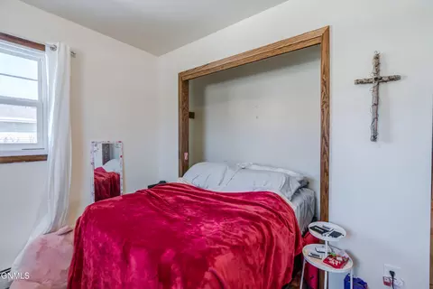 Bedroom - 802 Custer Dr, Mandan, ND 58554 photo 3 of 8