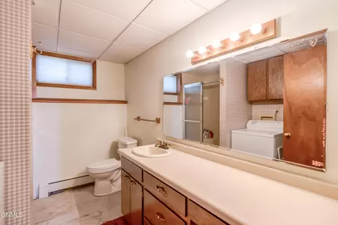 Bath - 802 Custer Dr, Mandan, ND 58554 photo 6 of 7