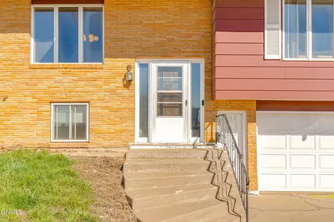 Exterior - 802 Custer Dr, Mandan, ND 58554 photo 3 of 12
