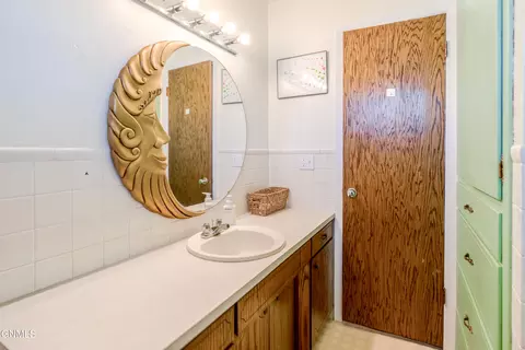 Bath - 802 Custer Dr, Mandan, ND 58554 photo 5 of 7