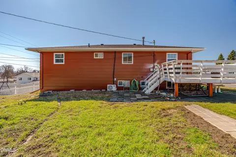 Exterior - 802 Custer Dr, Mandan, ND 58554 photo 11 of 12