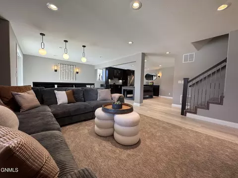 Living - 1217 Eagle Crest Loop, Bismarck, ND 58503 photo 3 of 3