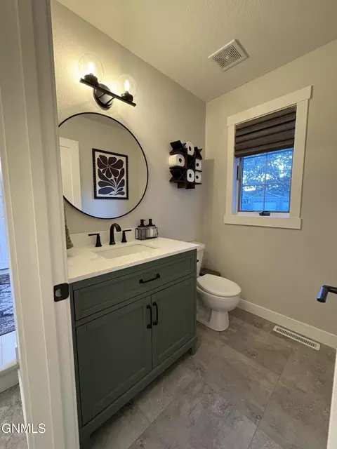 Bath - 1217 Eagle Crest Loop, Bismarck, ND 58503 photo 1 of 8