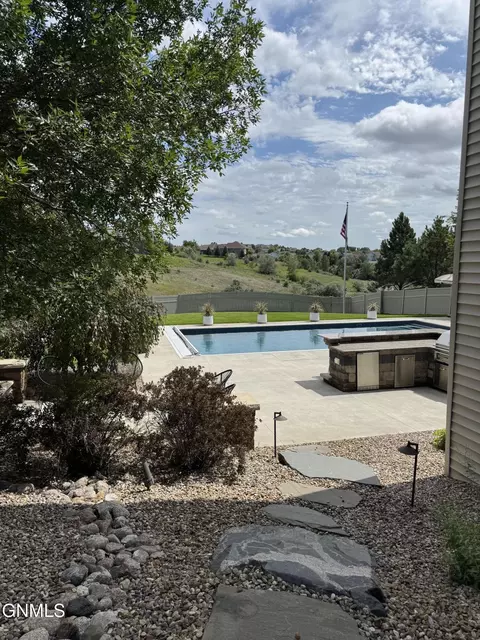Exterior - 1217 Eagle Crest Loop, Bismarck, ND 58503 photo 2 of 7