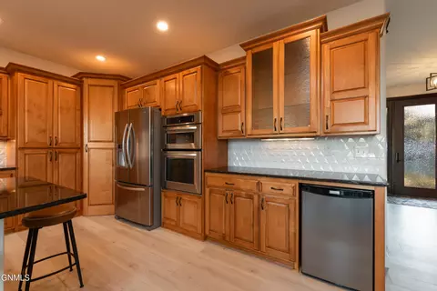 Kitchen - 1217 Eagle Crest Loop, Bismarck, ND 58503 photo 5 of 7