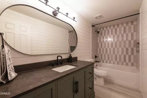 Bath - 1217 Eagle Crest Loop, Bismarck, ND 58503 photo 7 of 8