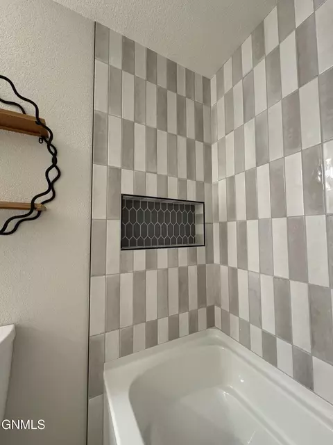 Bath - 1217 Eagle Crest Loop, Bismarck, ND 58503 photo 6 of 8
