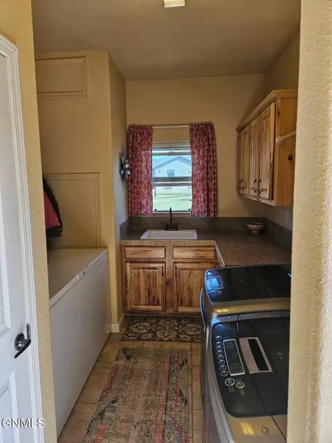 215 2nd W, Taylor, ND 58656 photo 6