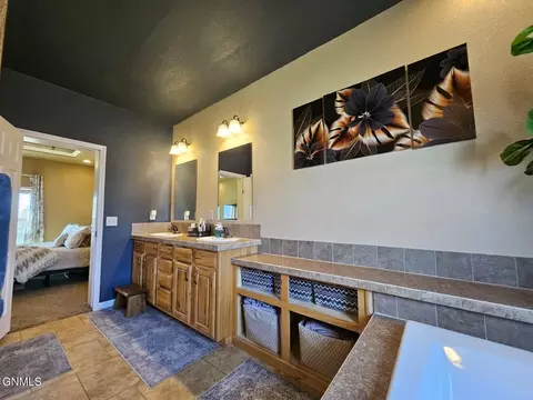 215 2nd W, Taylor, ND 58656 photo 35