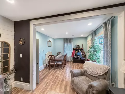 Dining - 106 5th St W, Williston, ND 58801 photo 1 of 1