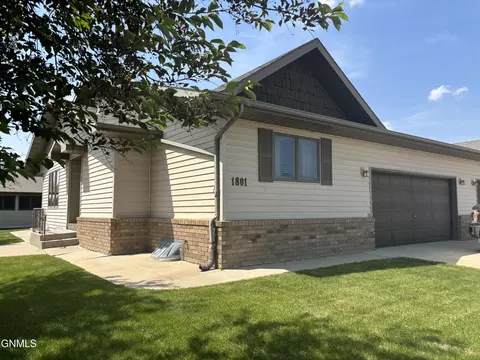 1801 15th Ave W, Williston, ND 58801
