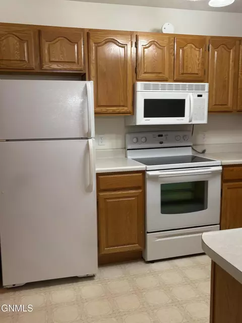 Kitchen - 1801 15th Ave W, Williston, ND 58801 photo 3 of 3