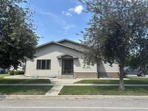 Exterior - 1801 15th Ave W, Williston, ND 58801 photo 2 of 2