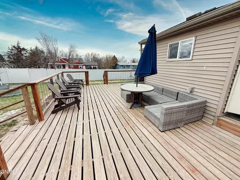 Exterior - 309 3rd Ave, Glenburn, ND 58740 photo 3 of 3