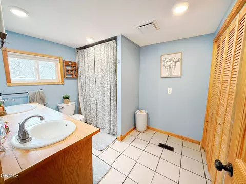 Bath - 309 3rd Ave, Glenburn, ND 58740 photo 1 of 4