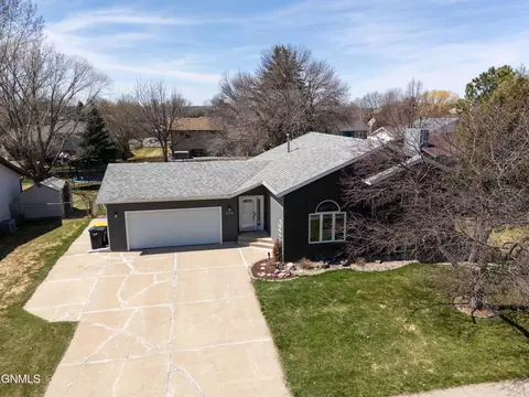 Other - 3130 Devon Dr, Bismarck, ND 58504 photo 5 of 10