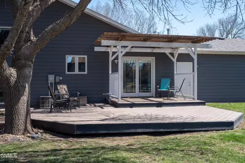 Exterior - 3130 Devon Dr, Bismarck, ND 58504 photo 3 of 6