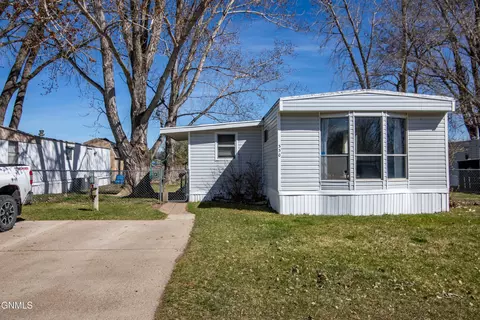 330 Bedford Blvd, Bismarck, ND 58504