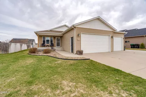 2949 Mcnally St, Lincoln, ND 58504
