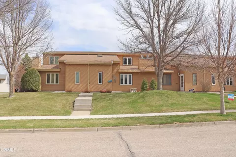 Exterior - 1510 Cimarron Dr, Bismarck, ND 58503 photo 3 of 7
